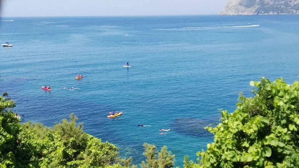 فندق لا هيرادورافي  Chalet Los Romeros بيت للعطل